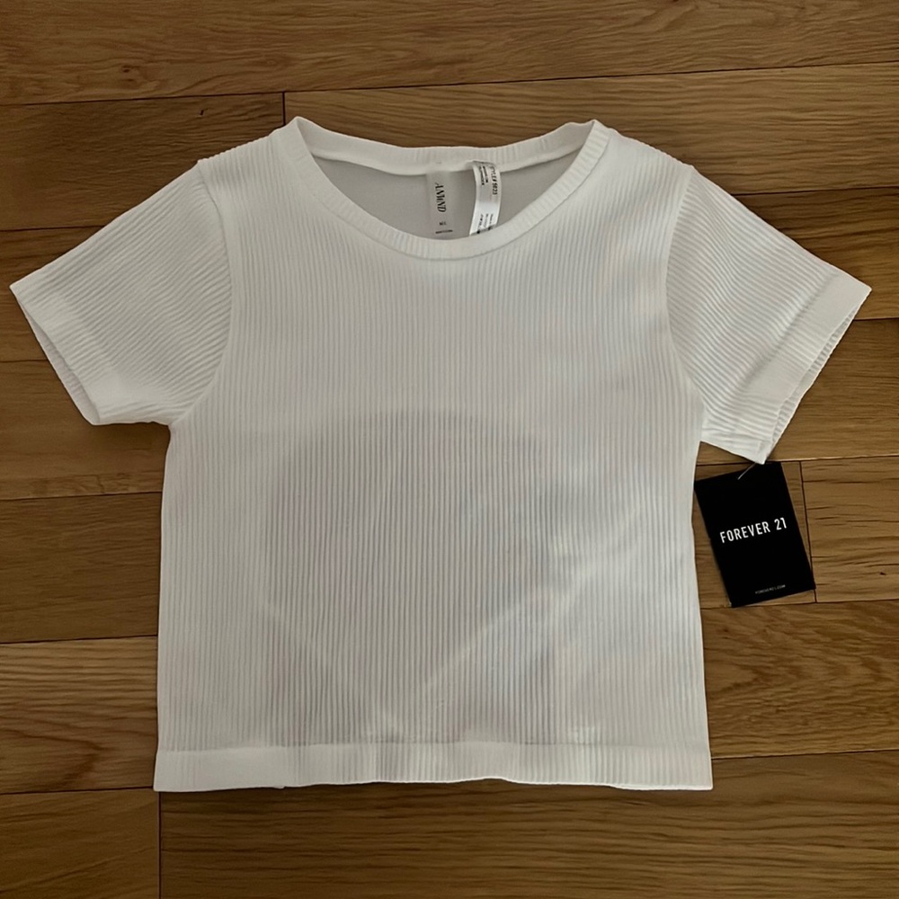 Forever 21 rubbed stretchy crop top with cut out back